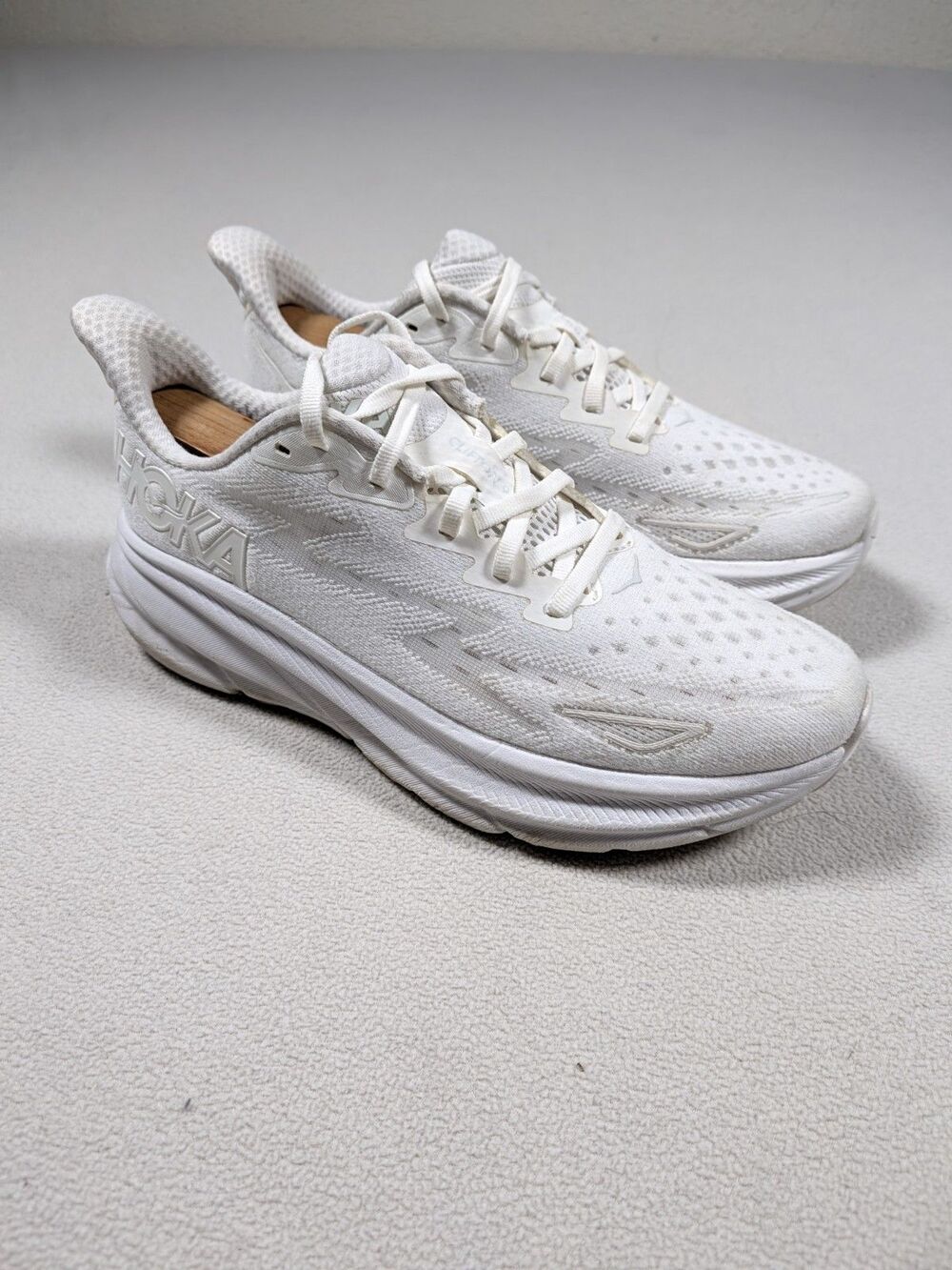 Hoka One One Clifton 9 Running Shoes Triple White Women's Size 8B 1127896 WWH